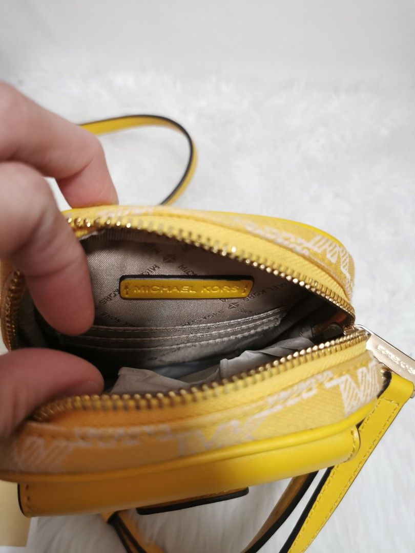 Michael Kors sling bag (Category: Cross-body Bags) located in Cainta. Submitted by ronz05 (Listing ID 1339306952, Image 3). Description: brand new.
