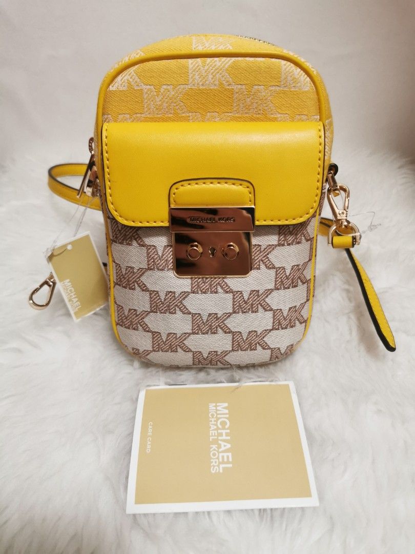 Michael Kors sling bag (Category: Cross-body Bags) located in Cainta. Submitted by ronz05 (Listing ID 1339306952, Image 1). Description: brand new.