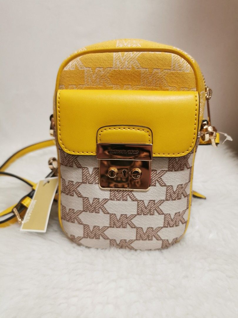 Michael Kors sling bag (Category: Cross-body Bags) located in Cainta. Submitted by ronz05 (Listing ID 1339306952, Image 2). Description: brand new.