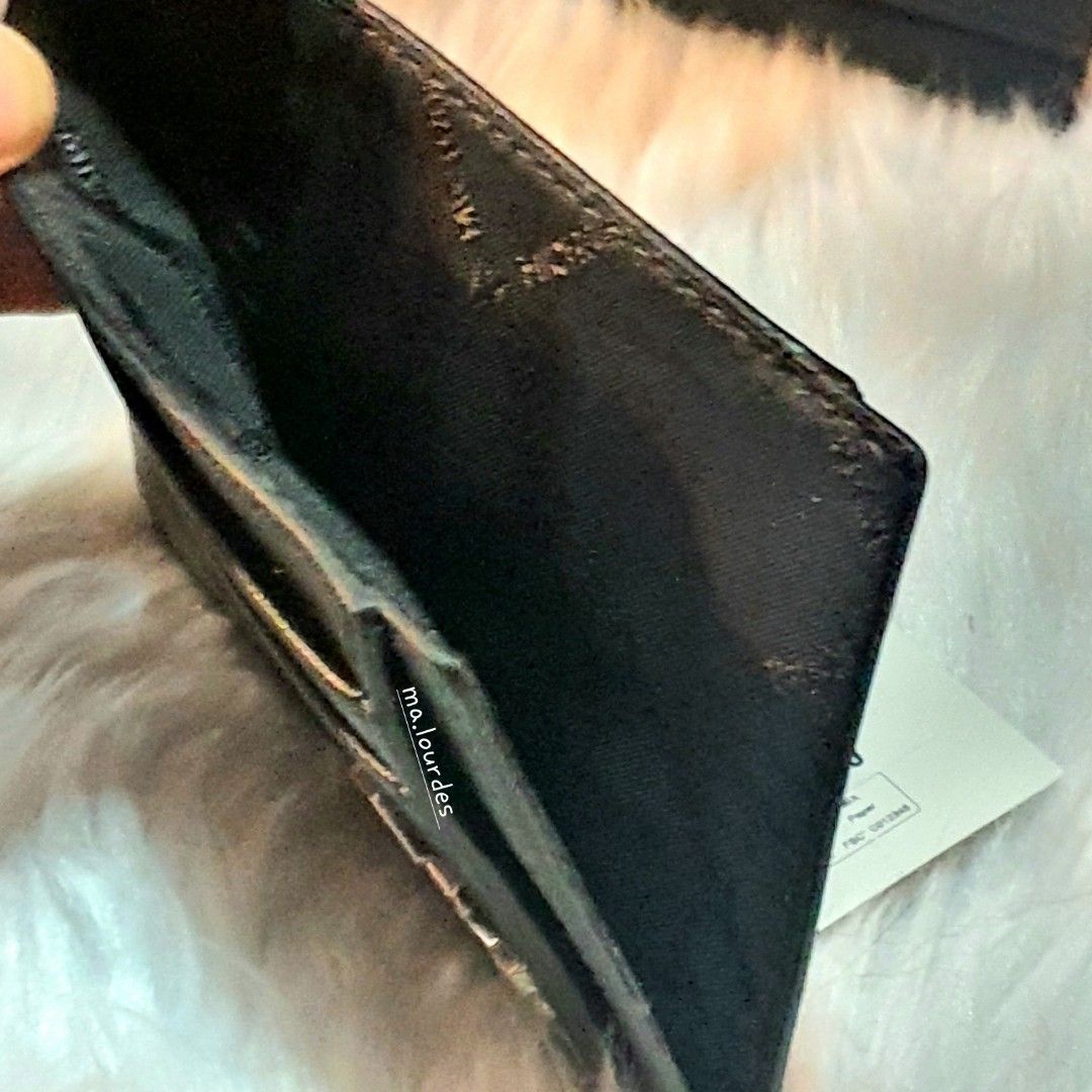 MK COOPER Slim Card Wallets (2 colors)🇱🇷 (Category: Luxury Bags & Wallets) located in Quezon City. Submitted by rmlrluxfinds (Listing ID 1330336447, Image 3). Description: ** brandnew ** in BLACK ** in NAVY ** for 2200 each **polyurethane blend ** 4.4"W x 3.2"H ** exterior details- center slip pocket, 2 card slots ** back slip pocket, center slip pocket, front slip pocket ON HAND and ready to ship ✅️tag ✅️generic black box for gifting Disclaime