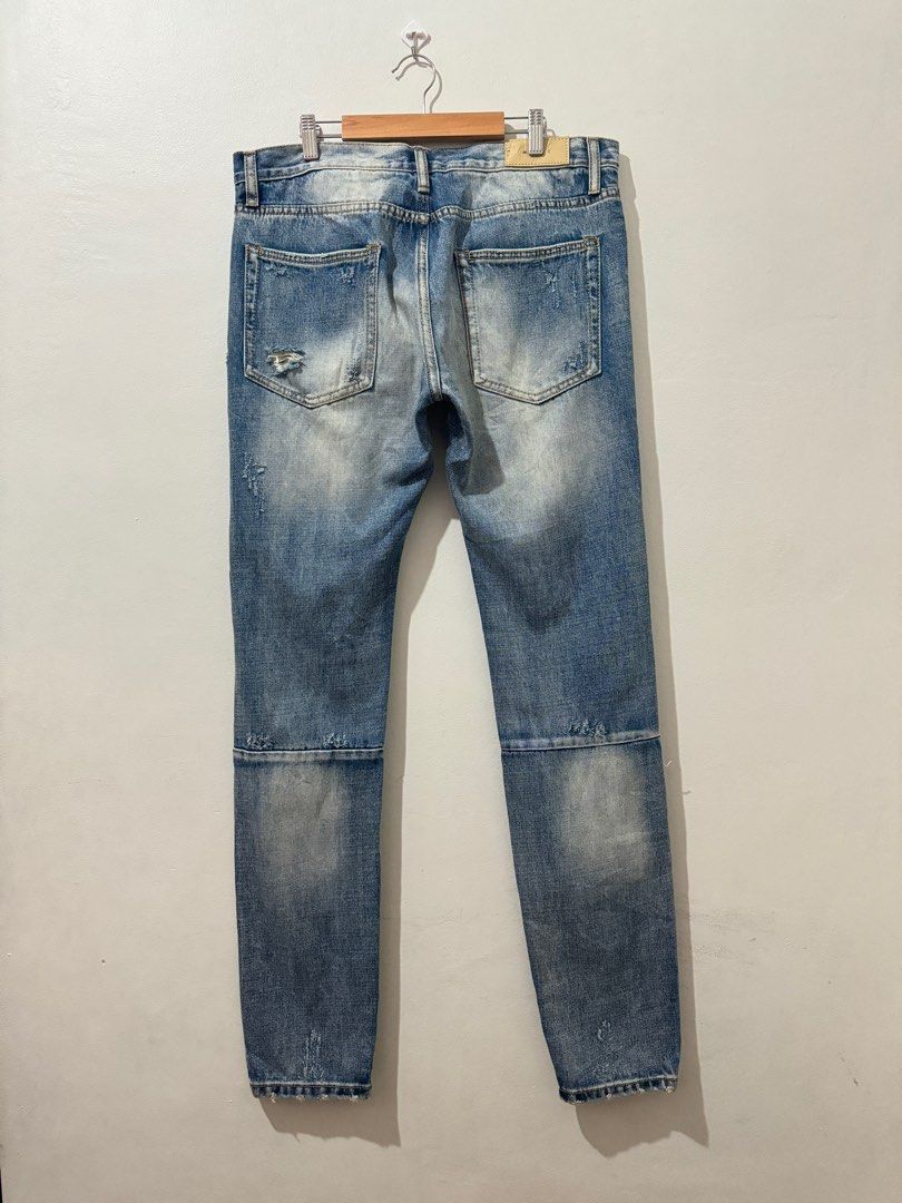 Mnml Buttonfly Ankle Zip Ripped Pants (Category: Jeans) located in Meycauayan. Submitted by itstimothrifts (Listing ID 1339298816, Image 1). Description: Mnml Buttonfly Ankle Zip Ripped Pants Excellent Condition No flaws Size 33 on tag Actual Width 33-24 Length 42.5 Front Rise 11.5 Leg Opening 6.5.