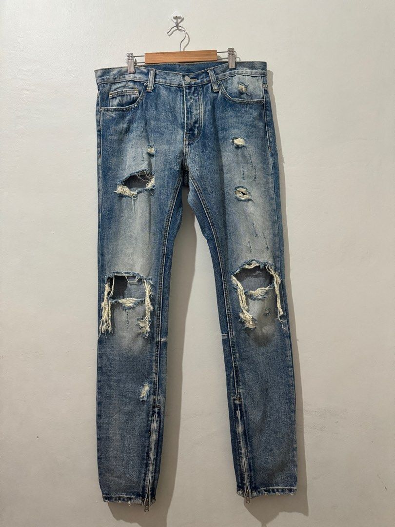 Mnml Buttonfly Ankle Zip Ripped Pants (Category: Jeans) located in Meycauayan. Submitted by itstimothrifts (Listing ID 1339298816, Image 2). Description: Mnml Buttonfly Ankle Zip Ripped Pants Excellent Condition No flaws Size 33 on tag Actual Width 33-24 Length 42.5 Front Rise 11.5 Leg Opening 6.5.