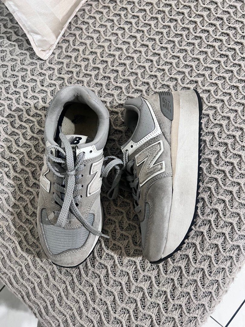 new balance 574 (Category: Sneakers) located in Quezon City. Submitted by fayebree (Listing ID 1339192595, Image 2). Description: .