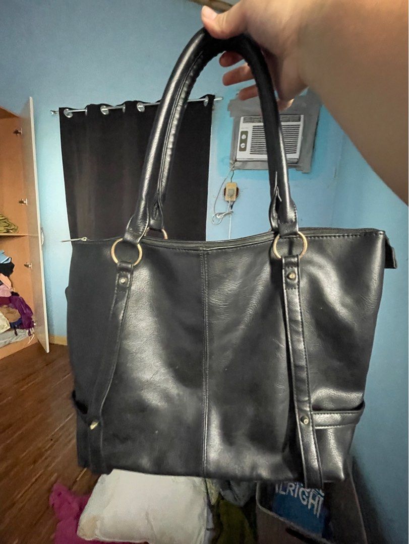 Parisian Black Shoulder bag Large size (Category: Shoulder Bags) located in Bacoor. Submitted by shelle07 (Listing ID 1339191227, Image 2). Description: Parisian bag .