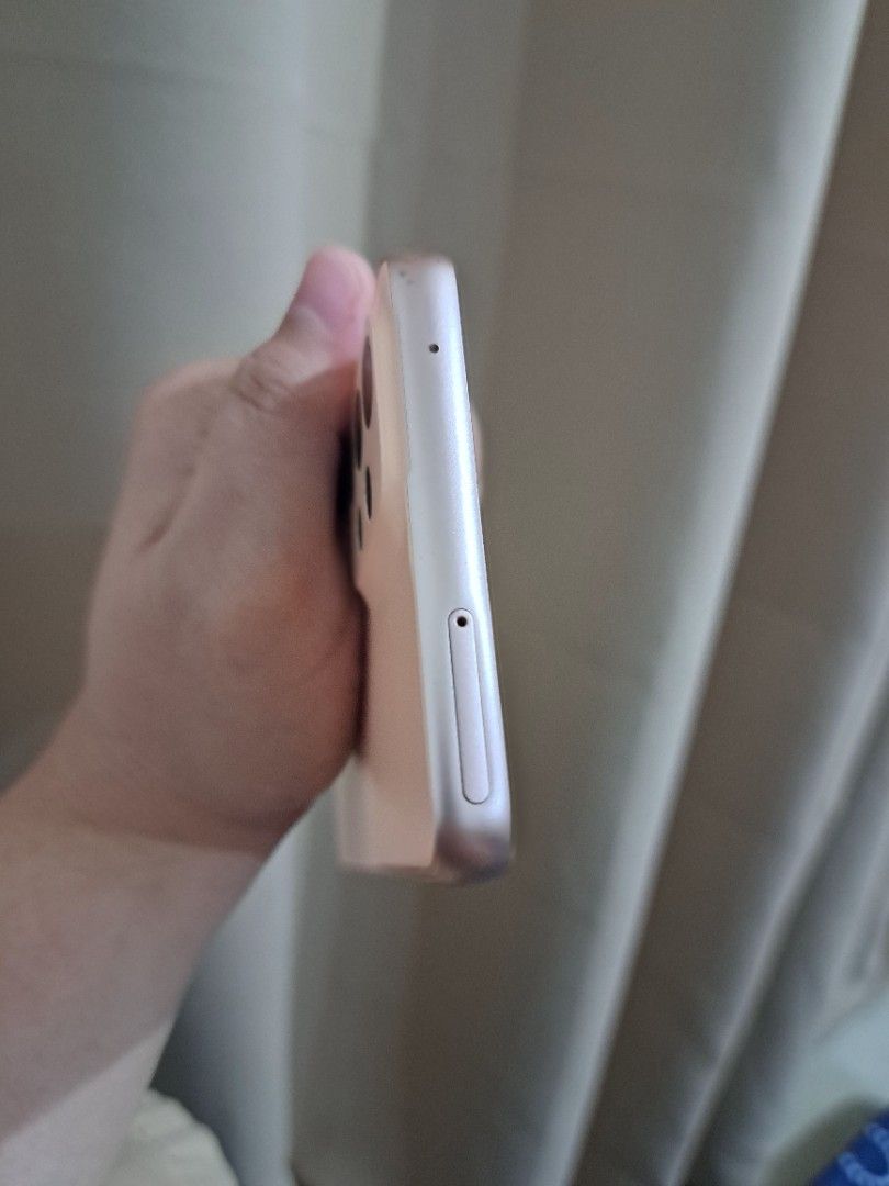 Samsung A33 (Category: Samsung) located in Imus. Submitted by gelique_09 (Listing ID 1339203664, Image 3). Description: samsung a33 8gb ram 256 rom no issue makinis pa unit & case only.
