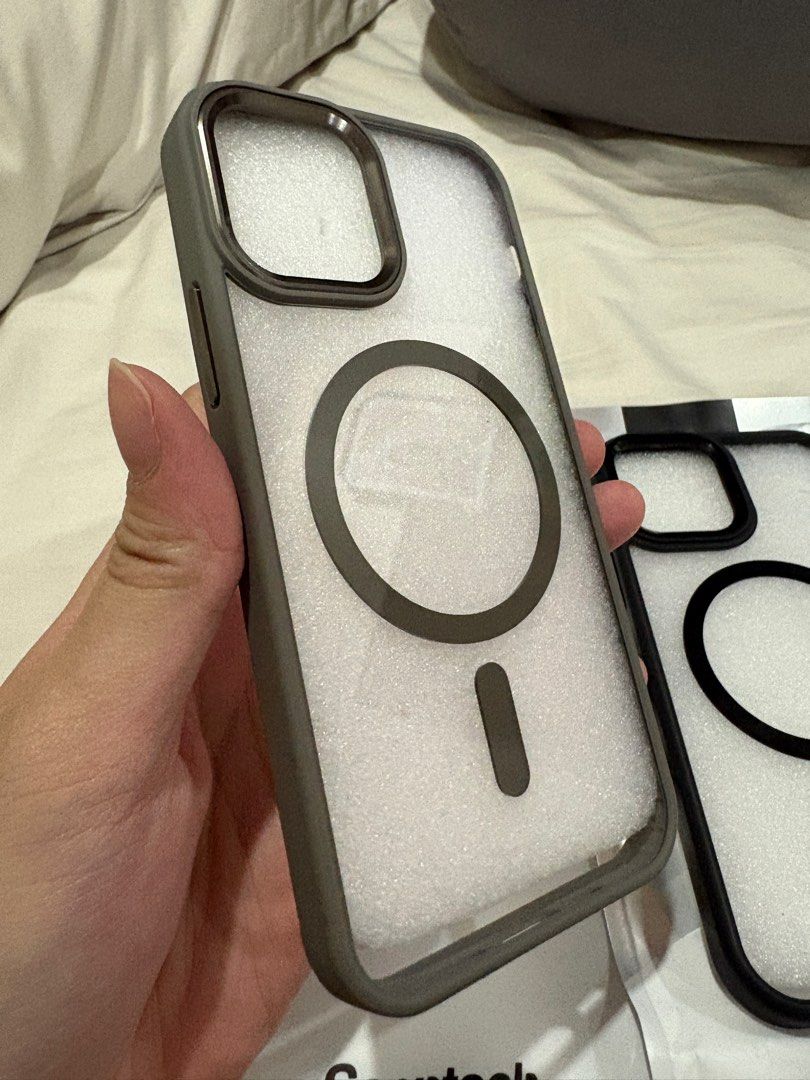 Sanptoch phone cases for iPhone 12/12 Pro (Category: Cases & Sleeves) located in San Juan City. Submitted by mxn.tn (Listing ID 1339333970, Image 2). Description: • Black border cases - magsafe • Case with kickstand - magsafe, comes with camera protector • gray border case - SOLD ❌ * Preferably sold as a set, for individual prices, DM me * case on left most side and right most side are BRAND NEW * case on the middle is slightly used (used for a m