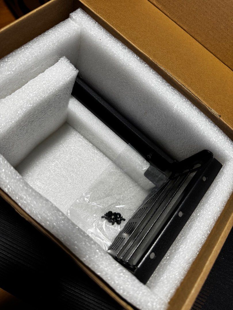 Tecware Vertical GPU Mount (Category: Computer Parts) located in Singapore. Submitted by deadstocksneakers (Listing ID 1339247572, Image 3). Description: Tecware Vertical GPU Mount Brand new ✅ *does not come with GPU Riser Cable .