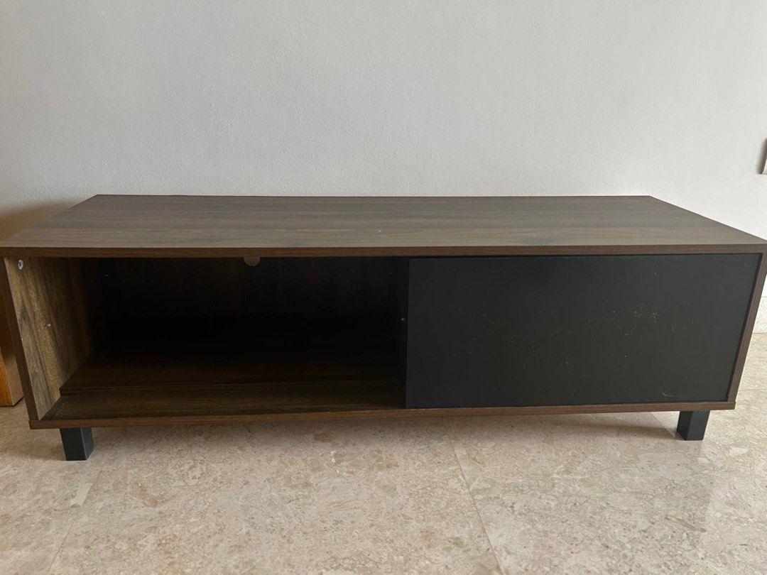TV Console (Category: TV Consoles) located in Singapore. Submitted by grabngo (Listing ID 1339348255, Image 1). Description: .
