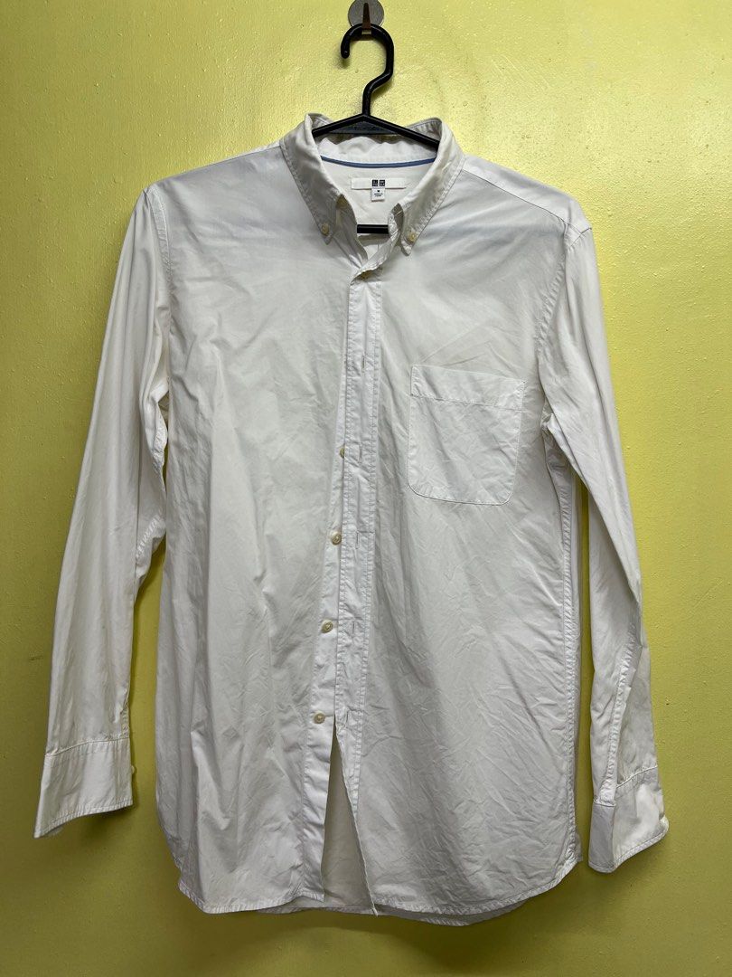 Uniqlo Men Long sleeves (Category: Formal Shirts) located in Manila. Submitted by aaaaa584 (Listing ID 1339183881, Image 1). Description: Uniqlo Fine cloth long sleeves shirt Medium Location: Cubao.