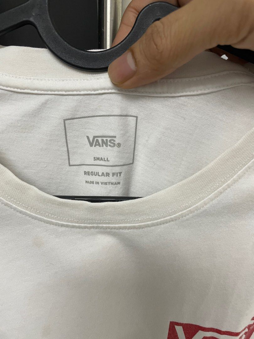 Vans (Category: Tshirts & Polo Shirts) located in Johor Bahru. Submitted by oneazlinn (Listing ID 1339320596, Image 3). Description: .
