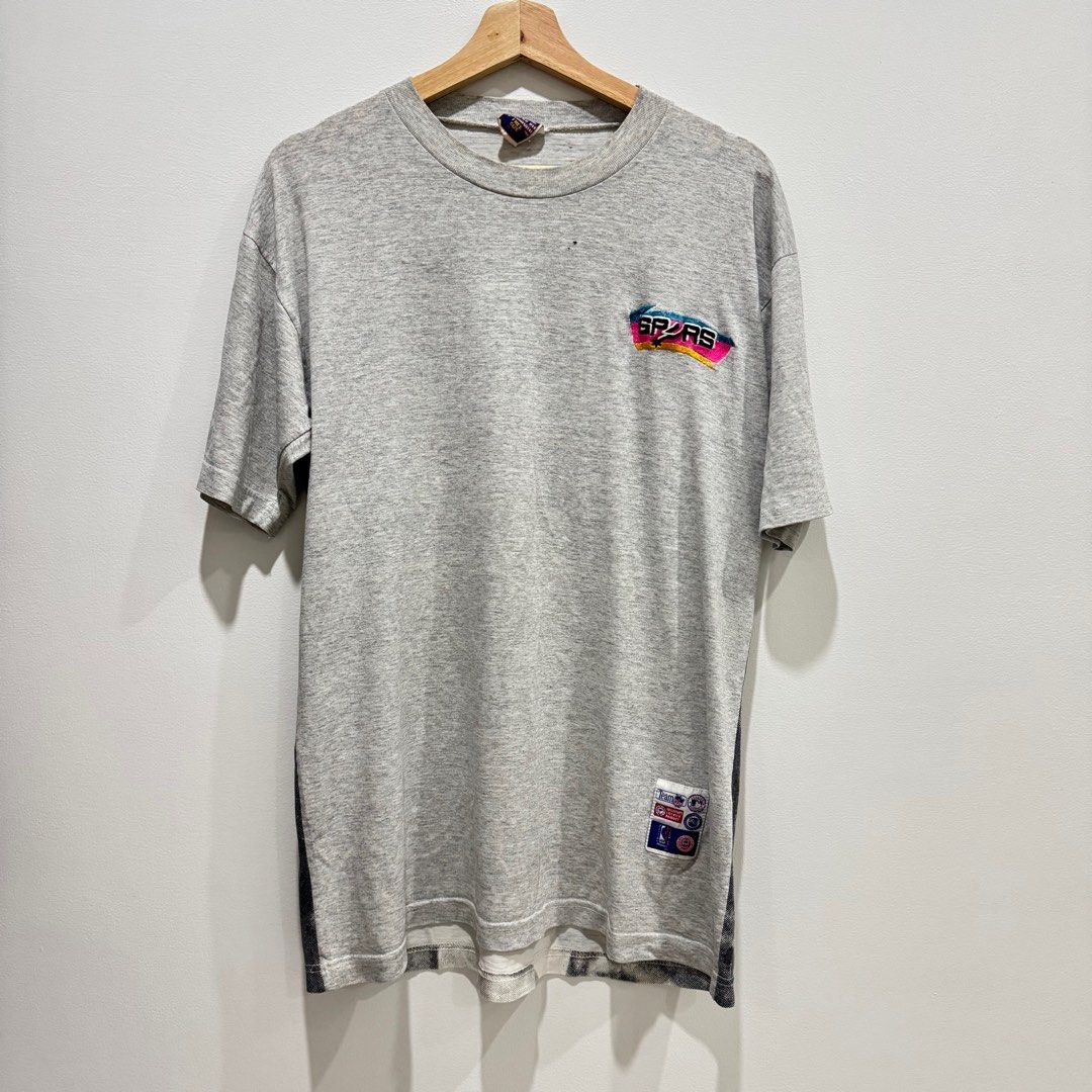 Vintage David Robinson Shirt (Category: Tshirts & Polo Shirts ) located in Caloocan City. Submitted by _seven (Listing ID 1339264955, Image 2). Description: American Classic Tag W-23 L-28 See pictures for the issue Hearing Offers DM to Purchase.