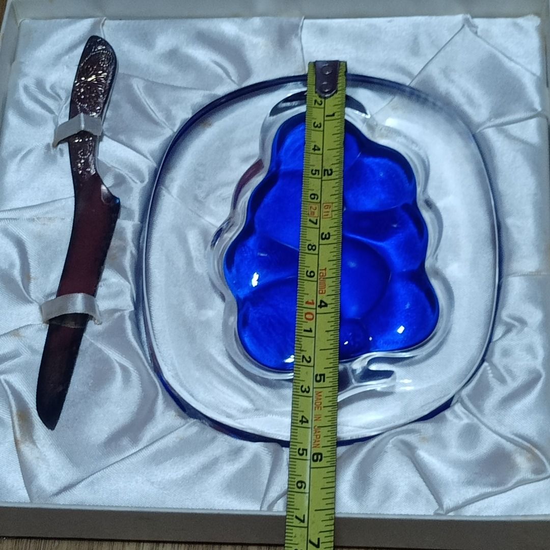 WAKO GINZA GLASS CHEESEBOARD (Category: Knives & Chopping Boards) located in Makati City. Submitted by nyxhemera26 (Listing ID 1339362598, Image 3). Description: WAKO GINZA GLASS CHEESEBOARD • NEW BUT OLD STOCK / SOME TARNISHING ON KNIFE, CHECK PHOTOS PRIOR BUYING • LAST PHOTO IS FOR REFERENCE ONLY.