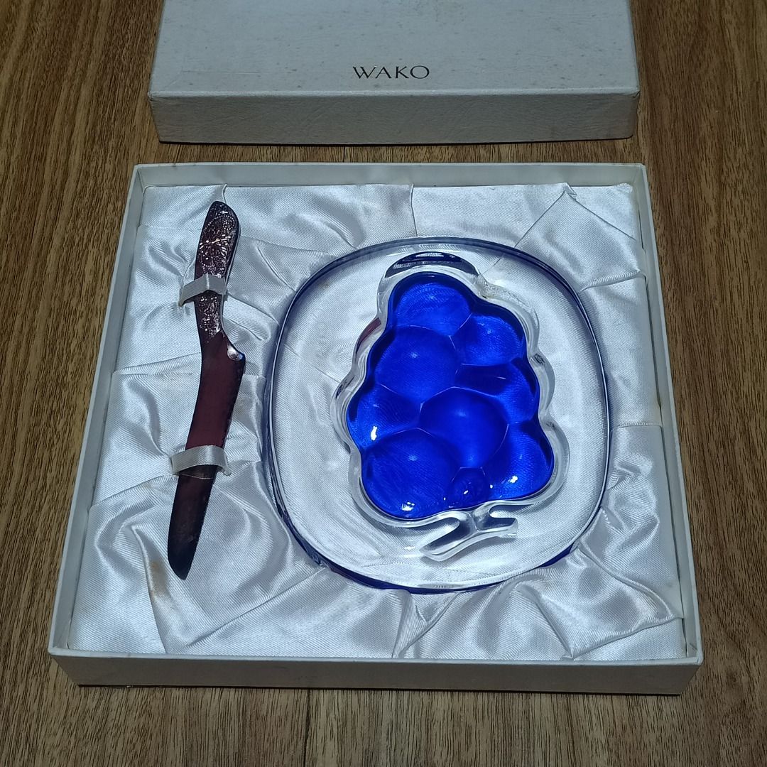 WAKO GINZA GLASS CHEESEBOARD (Category: Knives & Chopping Boards) located in Makati City. Submitted by nyxhemera26 (Listing ID 1339362598, Image 1). Description: WAKO GINZA GLASS CHEESEBOARD • NEW BUT OLD STOCK / SOME TARNISHING ON KNIFE, CHECK PHOTOS PRIOR BUYING • LAST PHOTO IS FOR REFERENCE ONLY.