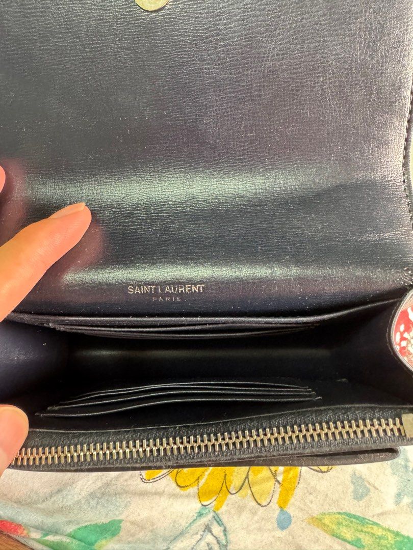 YSL Sunset Mini (Category: Luxury Bags & Wallets) located in Paranaque City. Submitted by paldo1767 (Listing ID 1339243096, Image 3). Description: Authentic YSL shoulder bag With Authenticity card With Entrupy.