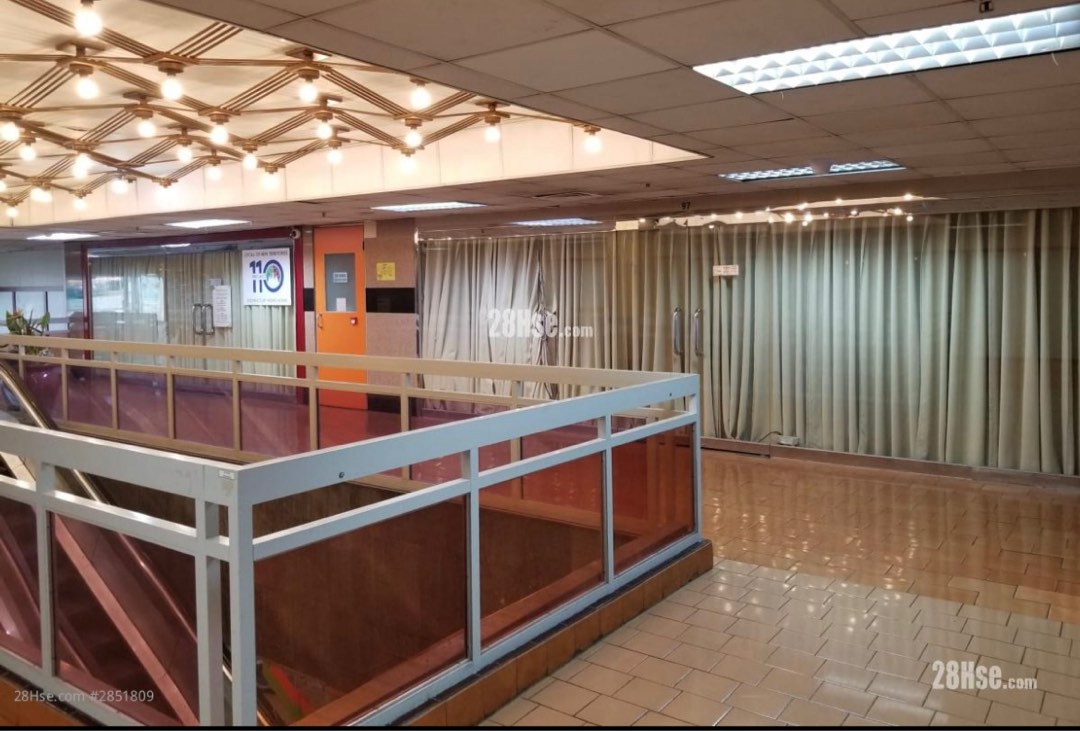 💥Great investment opportunity! Rare and attractive double-unit commercial shop for sale in the same area at a special flat price (no commission)💥63438902893571113