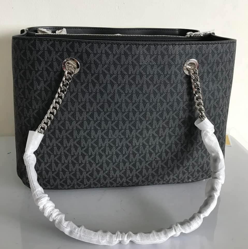 🍀 MK Teagen Satchel (Category: Luxury Bags & Wallets) located in Manila. Submitted by shan_kenz (Listing ID 1340879283, Image 3). Description: 🍀 MK Teagen Satchel ▪️ 30 x 23 x 15 💰P2,600 ▪️Actual photo ▪️Plus SF.