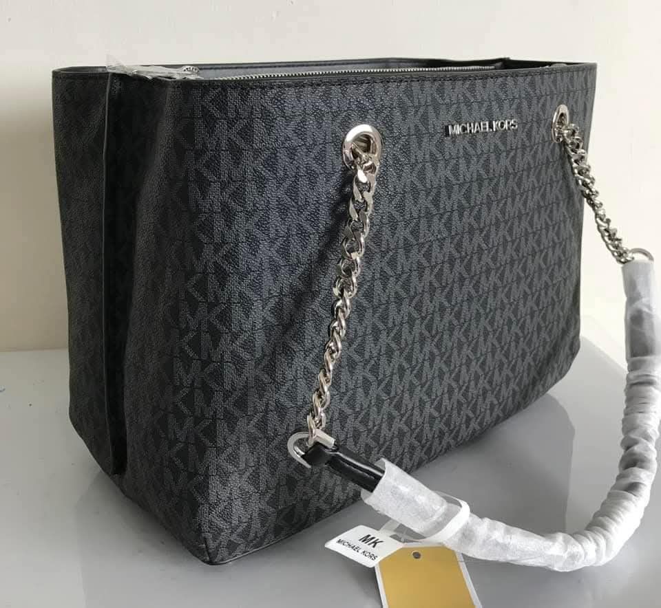 🍀 MK Teagen Satchel (Category: Luxury Bags & Wallets) located in Manila. Submitted by shan_kenz (Listing ID 1340879283, Image 2). Description: 🍀 MK Teagen Satchel ▪️ 30 x 23 x 15 💰P2,600 ▪️Actual photo ▪️Plus SF.