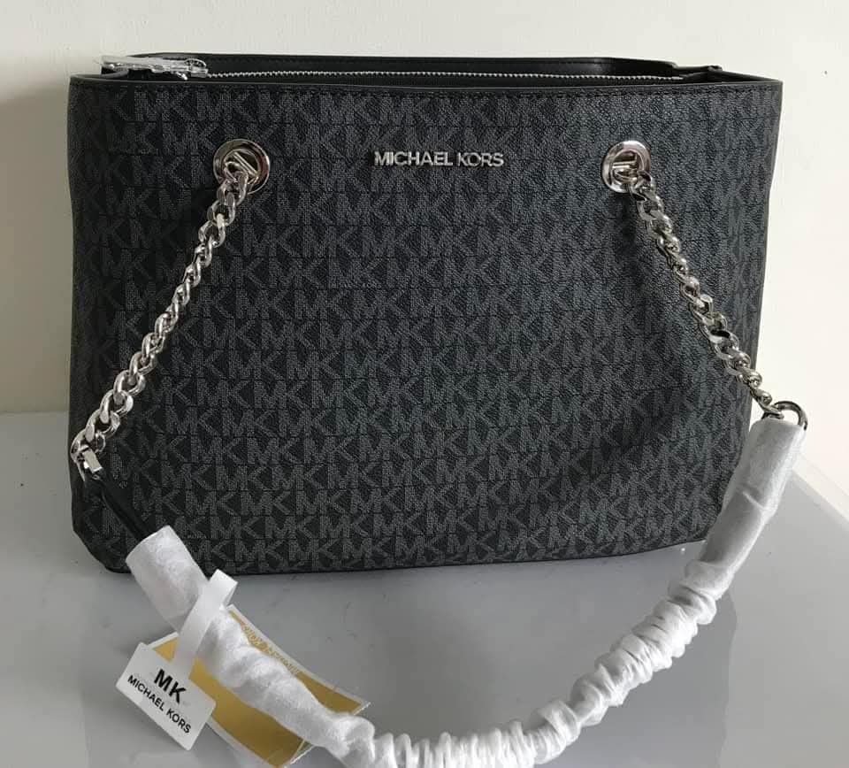 🍀 MK Teagen Satchel (Category: Luxury Bags & Wallets) located in Manila. Submitted by shan_kenz (Listing ID 1340879283, Image 1). Description: 🍀 MK Teagen Satchel ▪️ 30 x 23 x 15 💰P2,600 ▪️Actual photo ▪️Plus SF.