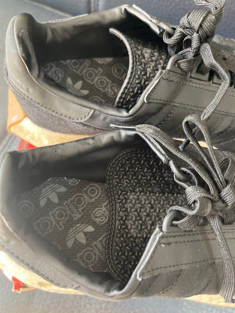 Adidas （分類：波鞋）位於 Hong Kong。 由 aape. 提交（商品編號 1340892021，圖片 5）。簡介： Adidas 波鞋size UK size 8 -保證真貨-可以試試對鞋才購買😊☺️👍-觀塘地鐵站 或往APM商場試鞋☺️。
