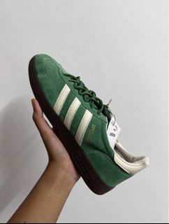 (Category: ) located in . Submitted by sneakerlahhh (Listing ID 1340977075, Image 1). Description: .