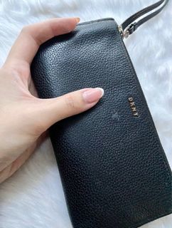 (Category: ) located in . Submitted by closetdumpmnl (Listing ID 1340939272, Image 1). Description: .