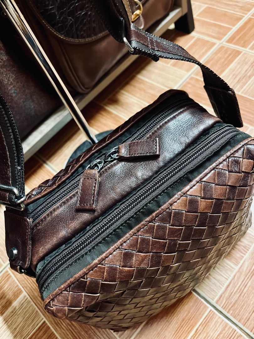 BAG Genuine Leather Unisex (Category: Cross-body Bags) located in Antipolo. Submitted by MSelection (Listing ID 1340975892, Image 3). Description: .