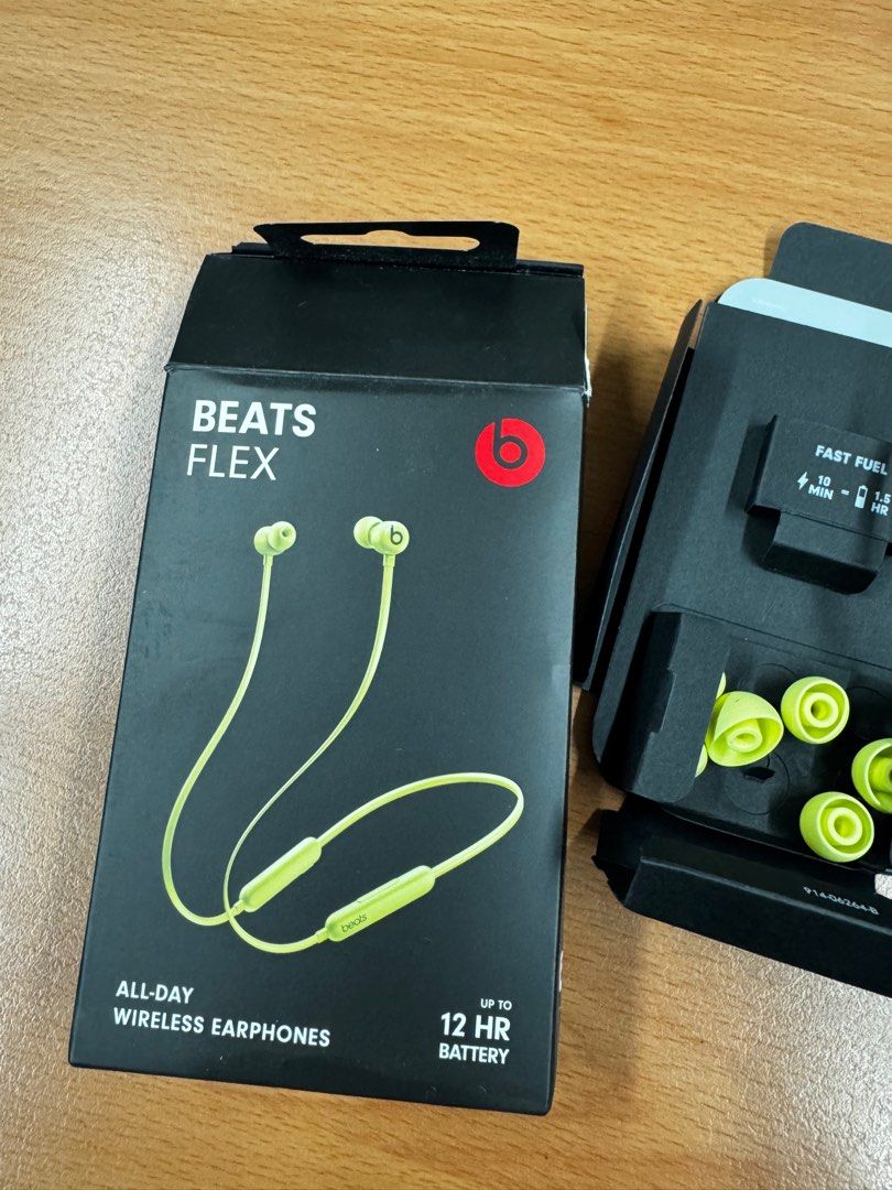 Beats flex (Category: Earphones) located in Quezon City. Submitted by ellamenopi (Listing ID 1340951696, Image 2). Description: Hardly used.