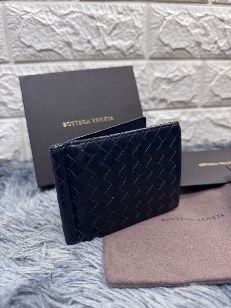 Bottega Veneta Leather Wallet (Category: Luxury Bags & Wallets) located in Quezon City. Submitted by christineboller (Listing ID 1341007269, Image 2). Description: Bottega Veneta Leather Wallet Money Clip. With box, dustbag and cards for only Php23k .