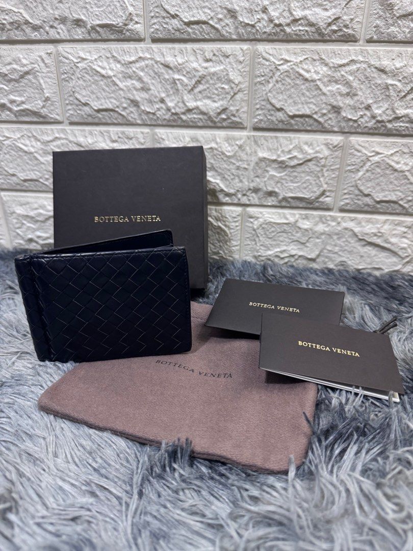 Bottega Veneta Leather Wallet (Category: Luxury Bags & Wallets) located in Quezon City. Submitted by christineboller (Listing ID 1341007269, Image 1). Description: Bottega Veneta Leather Wallet Money Clip. With box, dustbag and cards for only Php23k .