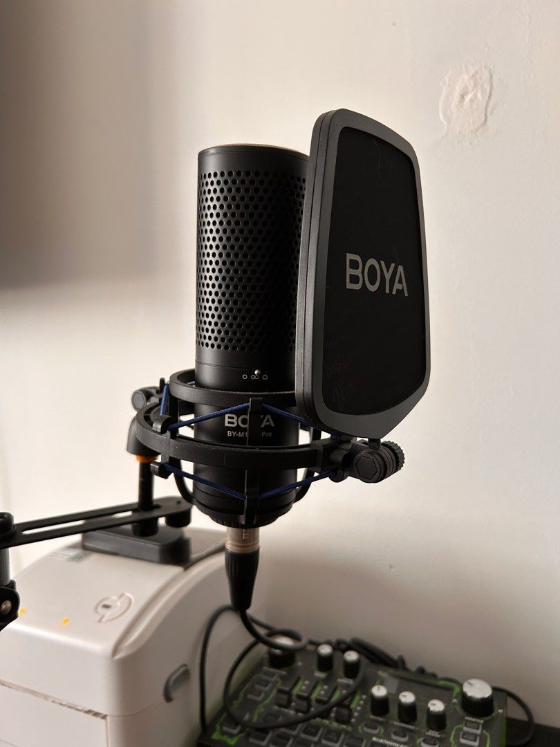 BOYA BY-M1000 Microphone with BY-BA20 Spring Loaded Suspension Arm ...