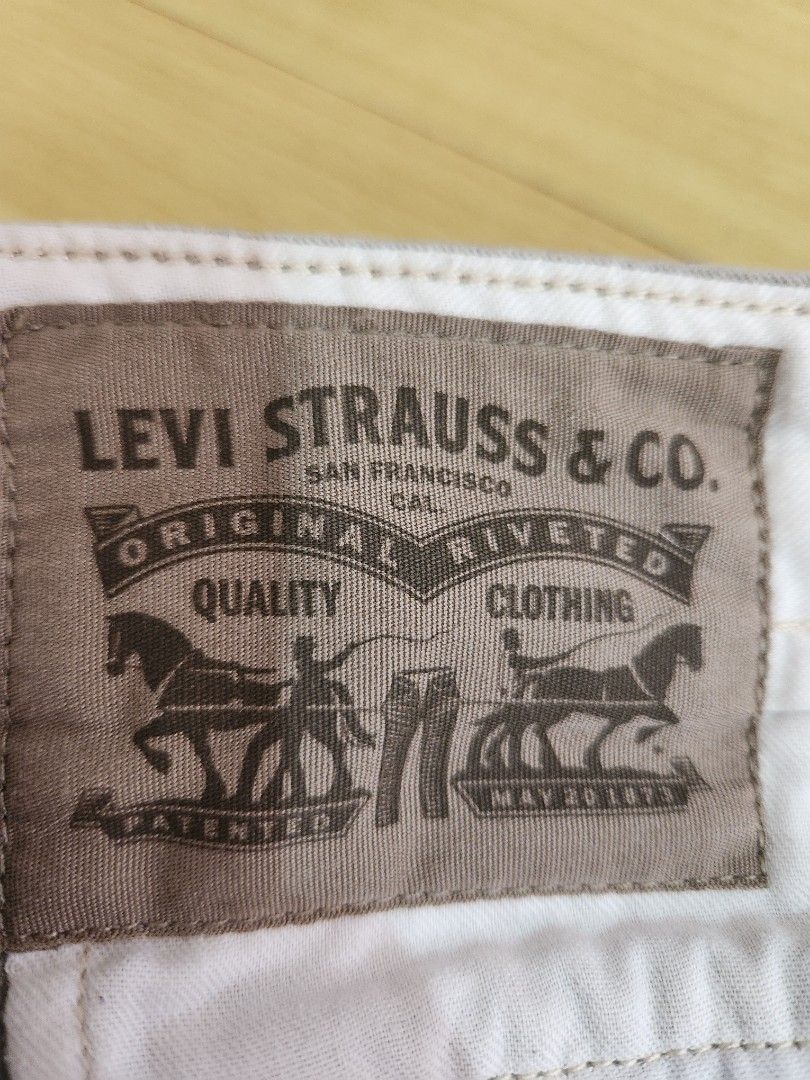 Cargo Shorts (Category: Shorts) located in Quezon City. Submitted by 1manwolfpack (Listing ID 1340962640, Image 3). Description: Levis U.S size 44.