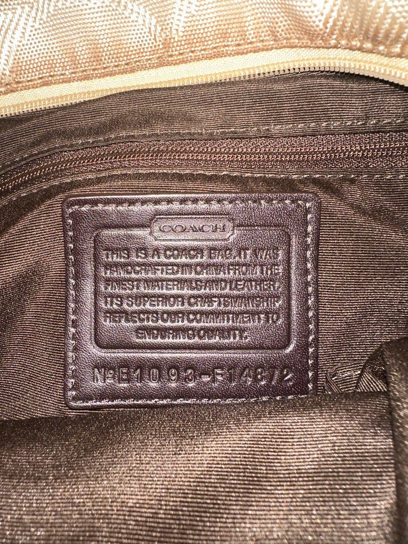 Coach Sling (Category: Cross-body Bags) located in Paranaque City. Submitted by beetchrice (Listing ID 1341010704, Image 3). Description: WTS LFB Coach Sling bought from japan Rfs : Not being used MOP : BDO BPI Gcash MOD : SDD / Meet up Paranaque Alabang BGC.