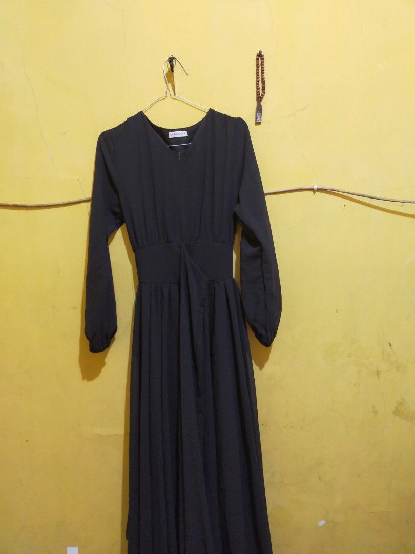 Corliss dres (Kategori: Gaun & Rok) berada di Garut. Dikirim oleh suster97 (ID iklan 1340887299, Gambar 3). Deskripsi: ukuran xs, baru di pakai sekali saat prewed . masih mulus like new ..