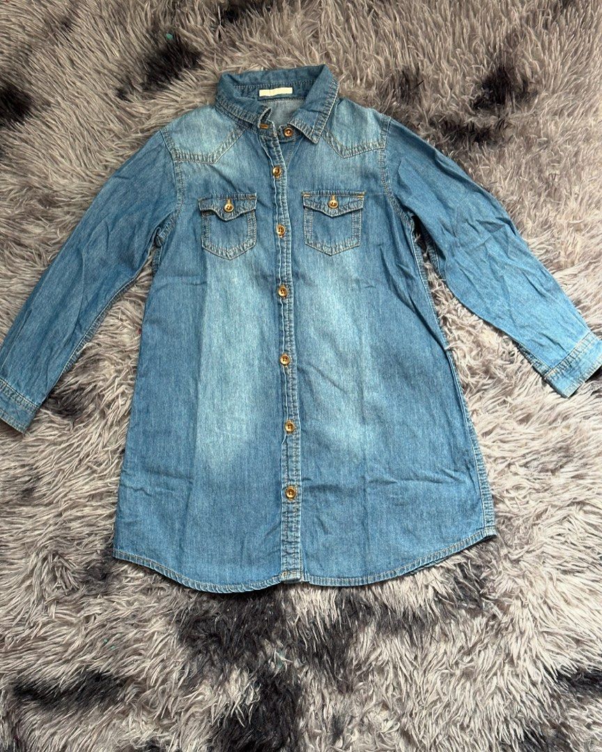 Denim dress GU kids (Category: Babies & Kids Fashion) located in Iloilo. Submitted by fari3 (Listing ID 1340932192, Image 2). Description: 4T.