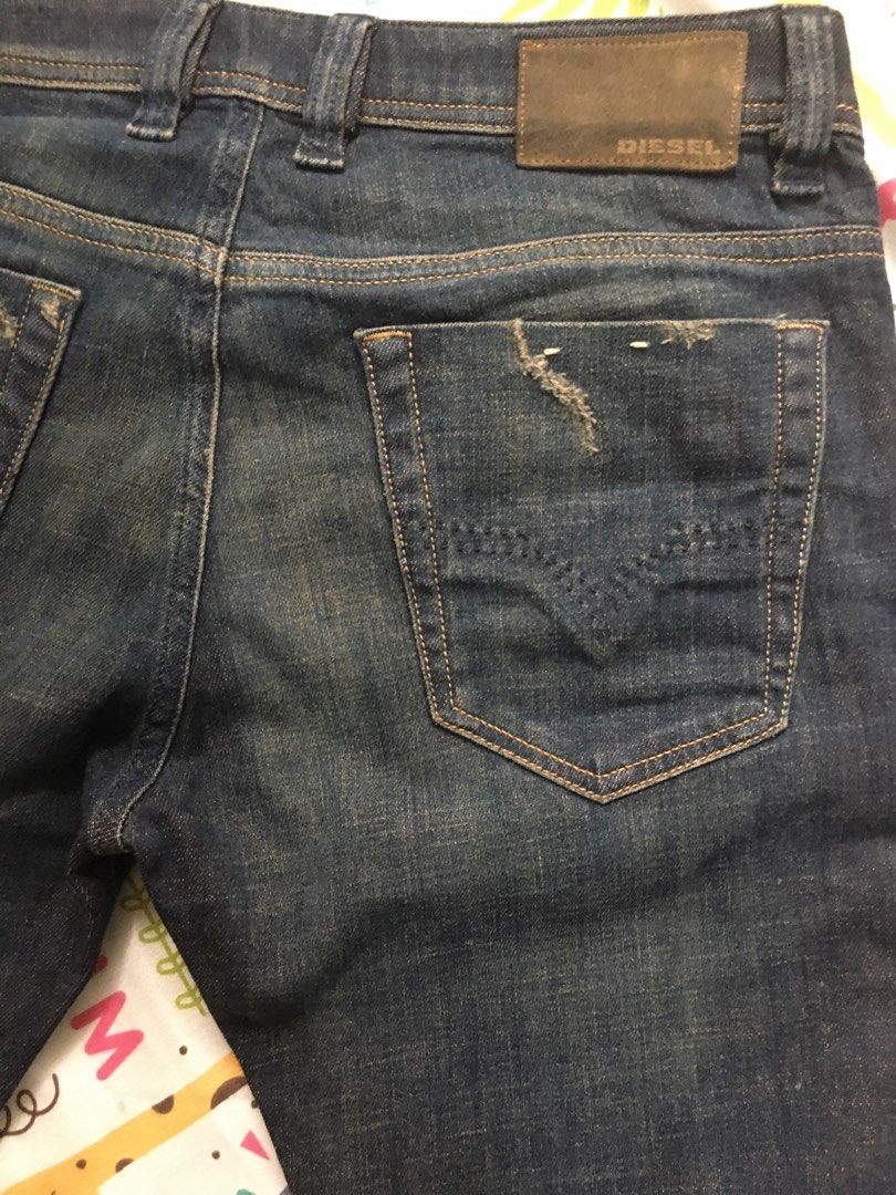 Diesel jeans (Category: Jeans) located in Manila. Submitted by mac1780 (Listing ID 1340923021, Image 2). Description: Diesel viker R-box distressed jeans Size 29x32 on tag stretch No alterations .