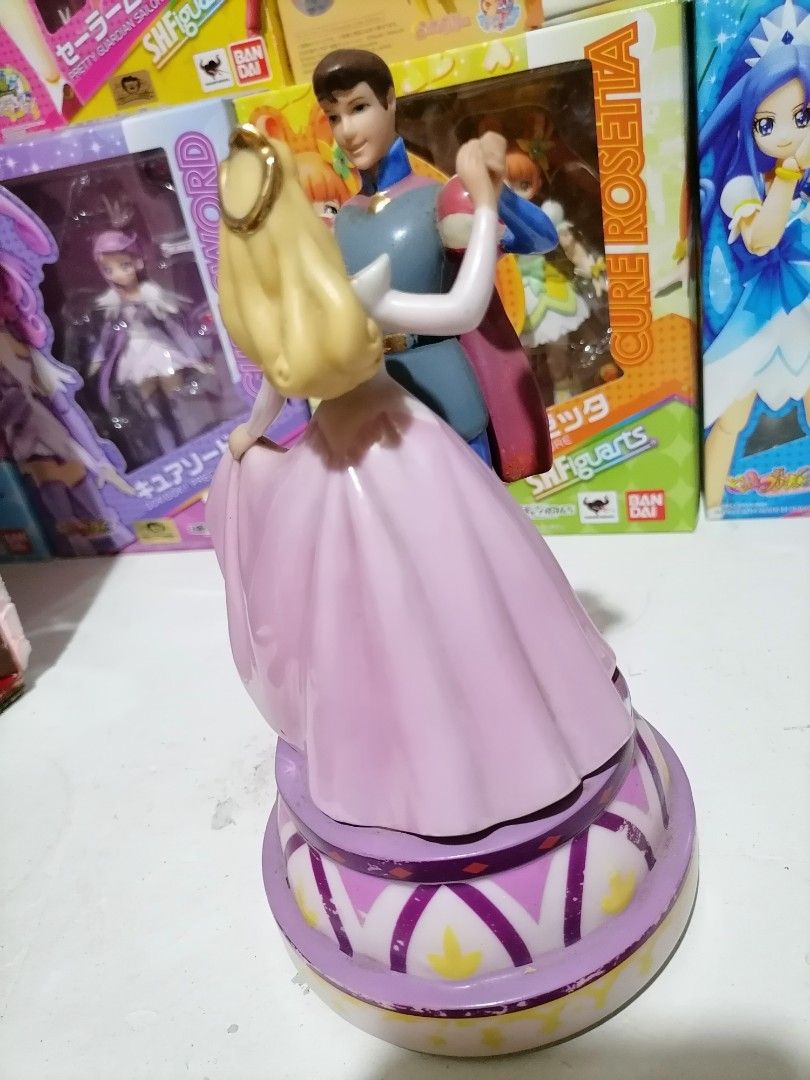 Disney Music Box Sleeping Beauty (Category: Vintage Collectibles) located in Baguio. Submitted by ems_collects (Listing ID 1341041891, Image 3). Description: Still works and turns.