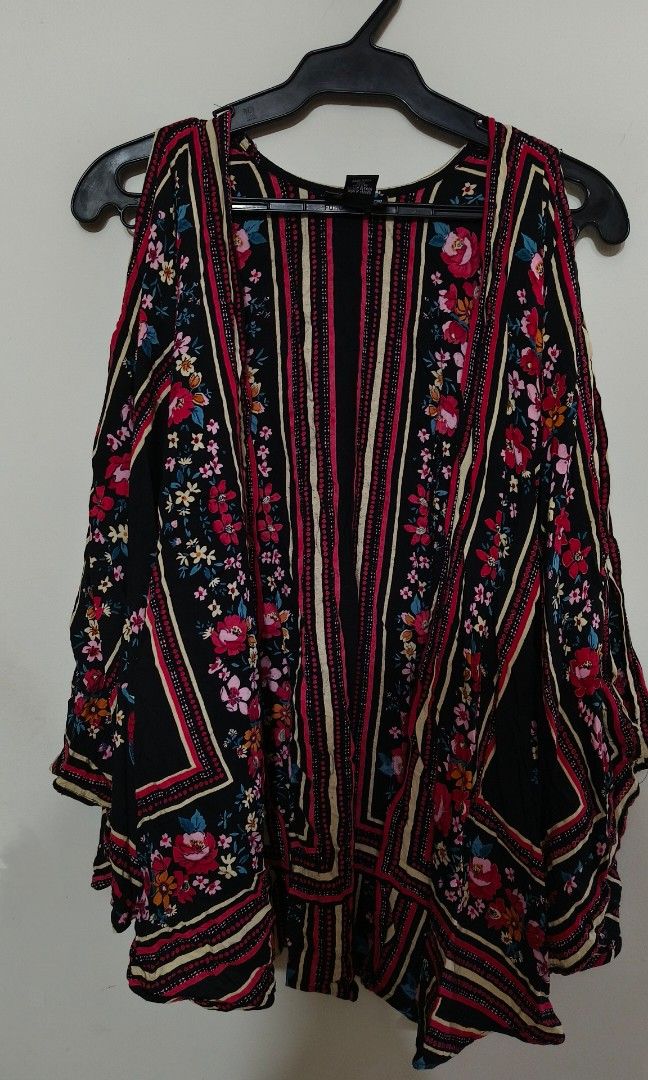 Floral Swim Cover Up (Category: Bikinis & Swimsuits) located in Manila. Submitted by kaiprelovedthings (Listing ID 1340925140, Image 1). Description: Rfs: Decluterring.