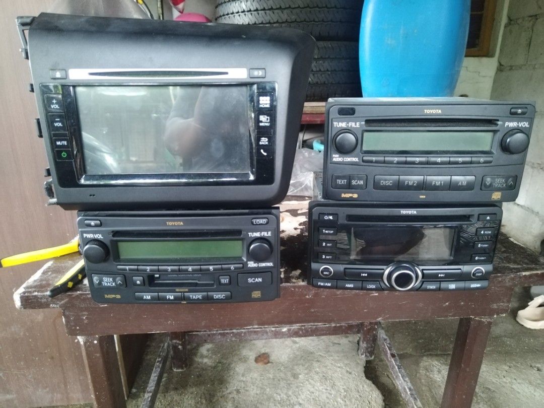 hiace commuter stock head unit (Category: Soundbars, Speakers & Amplifiers) located in Pasay City. Submitted by limapmap (Listing ID 1340922816, Image 1). Description: 4k sa apat.