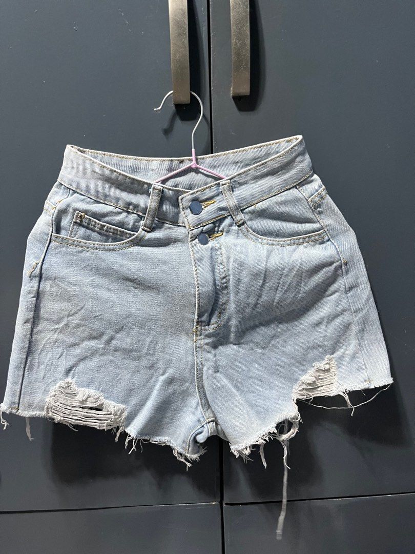 Highwaist shorts (tattered) (Category: Shorts) located in Malabon City. Submitted by manymoon (Listing ID 1340980010, Image 1). Description: Size 22-23 Length: 13 inches Condition: well used Malabon area .