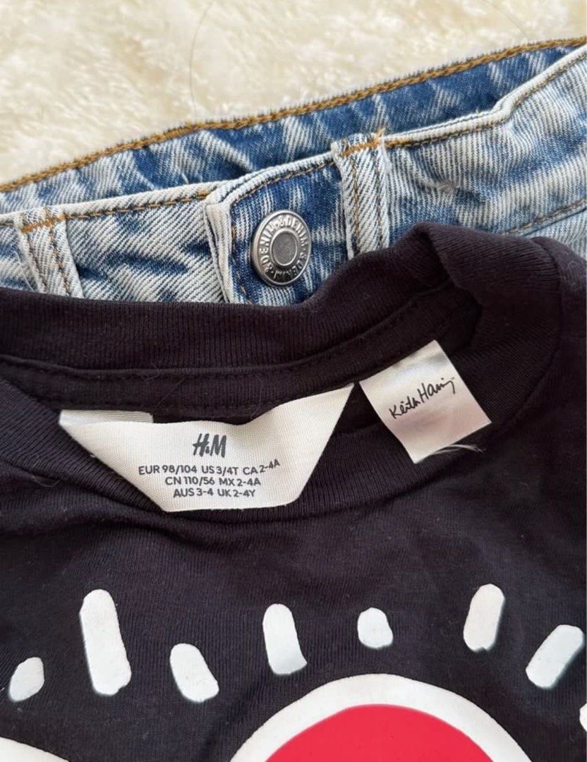 H&M x Keith Haring Kids (Category: Babies & Kids Fashion) located in Rizal. Submitted by nijuuichixx (Listing ID 1340885298, Image 2). Description: 2 H&M x Keith Haring - Oversized - Good as new! - Size: check picture nalang po Original price: 2k++ Selling price: ₱1,200 Loc: Montalban Rizal.