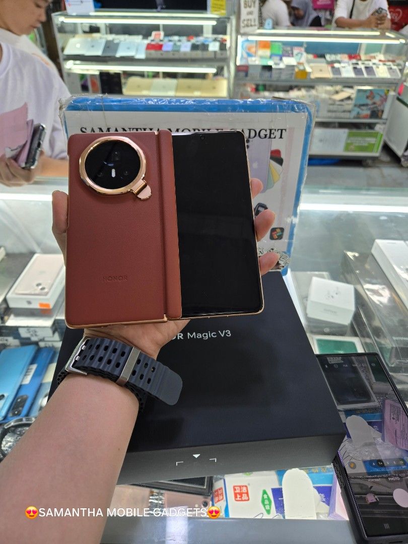 Honor Magic V3 16gb 512gb Openline Snapdragon (Category: Android Others) located in Manila. Submitted by lenweltong05295 (Listing ID 1340967462, Image 2). Description: Honor Magic V3 16gb 512gb Openline Snapdragon Brandnew Sealed with Warranty Onhand Stock.