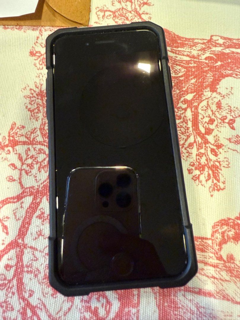 iPhone SE 3rd gen (Category: iPhone SE Series) located in Manila. Submitted by junp2781 (Listing ID 1340950875, Image 2). Description: IPhone SE 3rd gen open line; 128GB; battery is normal RFS: not being used anymore.