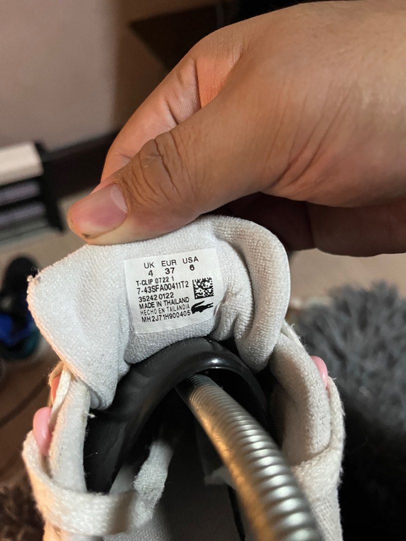 Lacoste T-clip womens (Category: Sneakers) located in Quezon City. Submitted by charddaddy (Listing ID 1340887338, Image 3). Description: Lacoste t clip womens Sz 6 wmns Excellent condition pa Minor issue last pic No box.