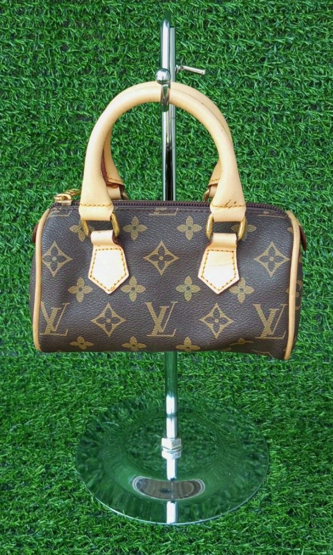LV Speedy (Category: Luxury Bags & Wallets) located in Manila. Submitted by teshabaut17747 (Listing ID 1340936348, Image 1). Description: Louis Vuitton Speedy Nano Size Super Cute Hand Bag (only) Dimension L 7" X W 4.5".