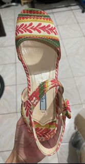 (Category: ) located in . Submitted by shopping_herenthere (Listing ID 1341037455, Image 1). Description: .