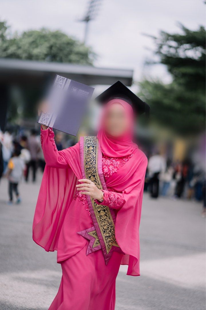 Rent] Jangok Custom Dress in Hot Pink - Size M ( Convo | Engagement |  Tunang ), Women's Fashion, Muslimah Fashion, Dresses on Carousell
