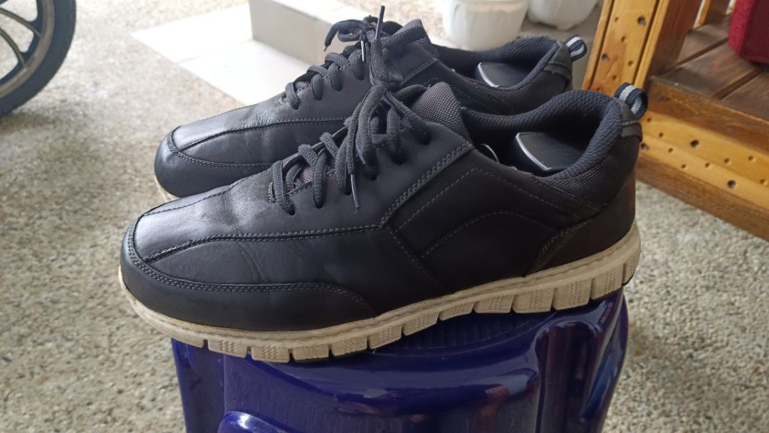 scholl biomechanics shoes