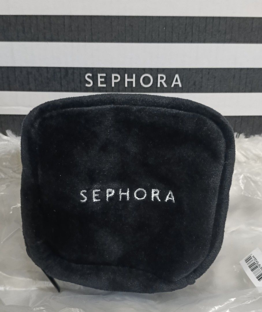 Sephora Makeu Lipstick Pouch (Category: Makeup) located in Antipolo. Submitted by legoninos.legoninas (Listing ID 1340902600, Image 1). Description: 3 slots for tubes from Sephora brand new.