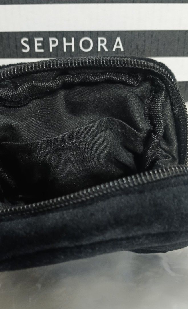 Sephora Makeu Lipstick Pouch (Category: Makeup) located in Antipolo. Submitted by legoninos.legoninas (Listing ID 1340902600, Image 2). Description: 3 slots for tubes from Sephora brand new.