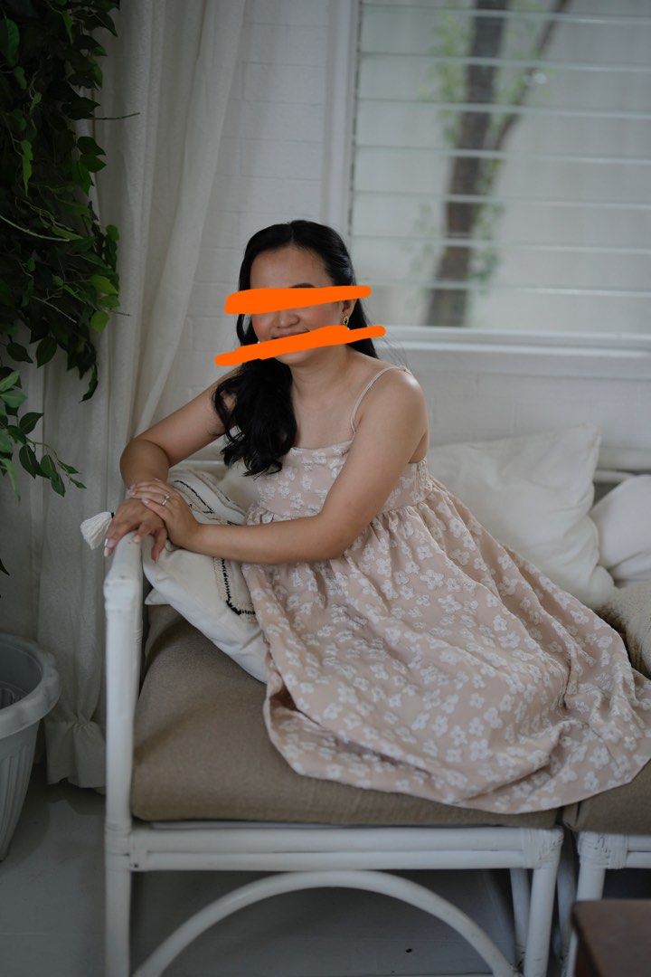 Textured flower dress in Beige (Category: Dresses) located in Manila. Submitted by haidschoo (Listing ID 1340916135, Image 3). Description: 🤎From Thailand. 🤎Use only once for photoshoot. 🤎Adjustable straps 🤎Knee length for 5'2" height 🤎Fits S to Semi Large Frame .